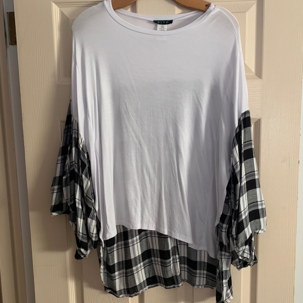 Long sleeve black and white plaid shirt